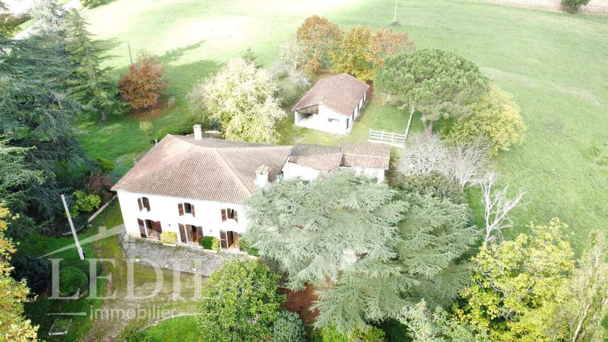 Maison gasconne 5 chambres 5 hectares - photo 7