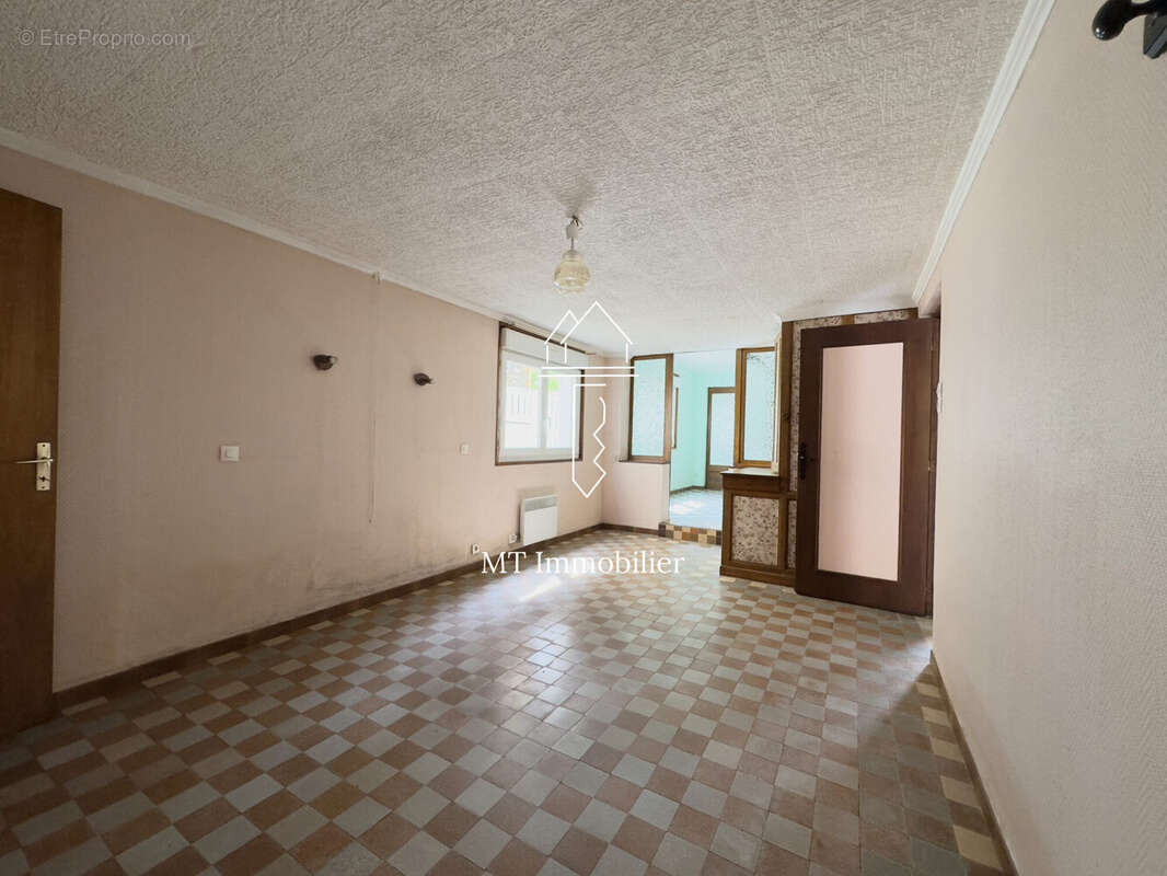 Maison à BEAURAINVILLE