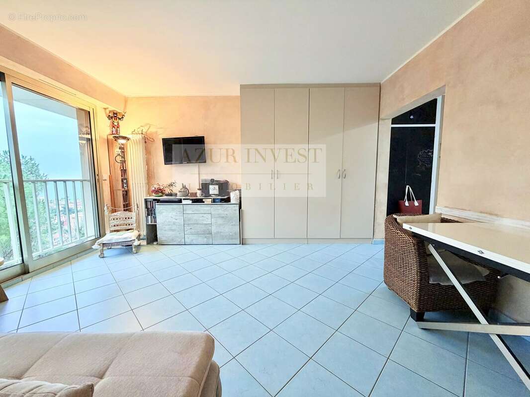 Appartement à ROQUEBRUNE-CAP-MARTIN