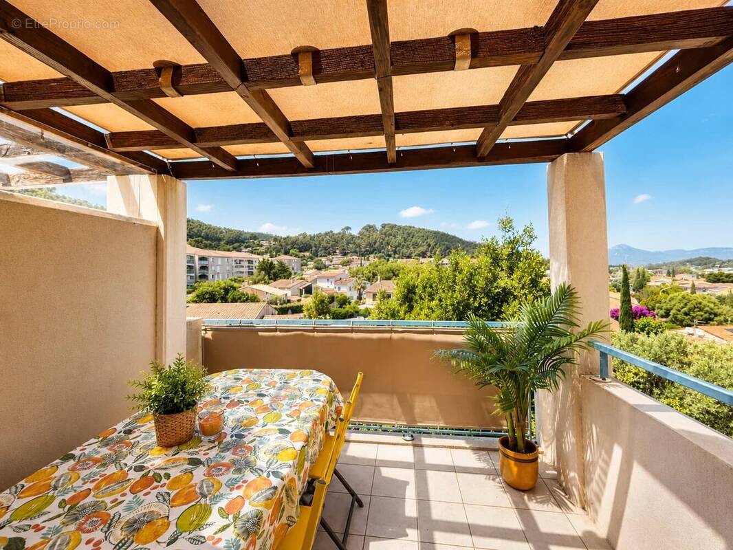 Appartement à HYERES