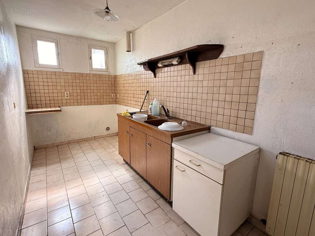 Maison de village historique avec grange importante et grand jardin - photo 8