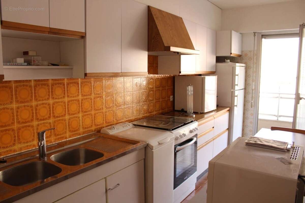 GRASSE, Beau 3 P 70m2 Terrasses vue parking intérieur - photo 8