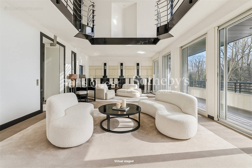 Appartement à NEUILLY-SUR-SEINE