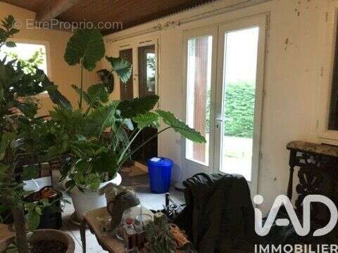 Maison 145 m² à Saint-Martin-De-Laye  - photo 6
