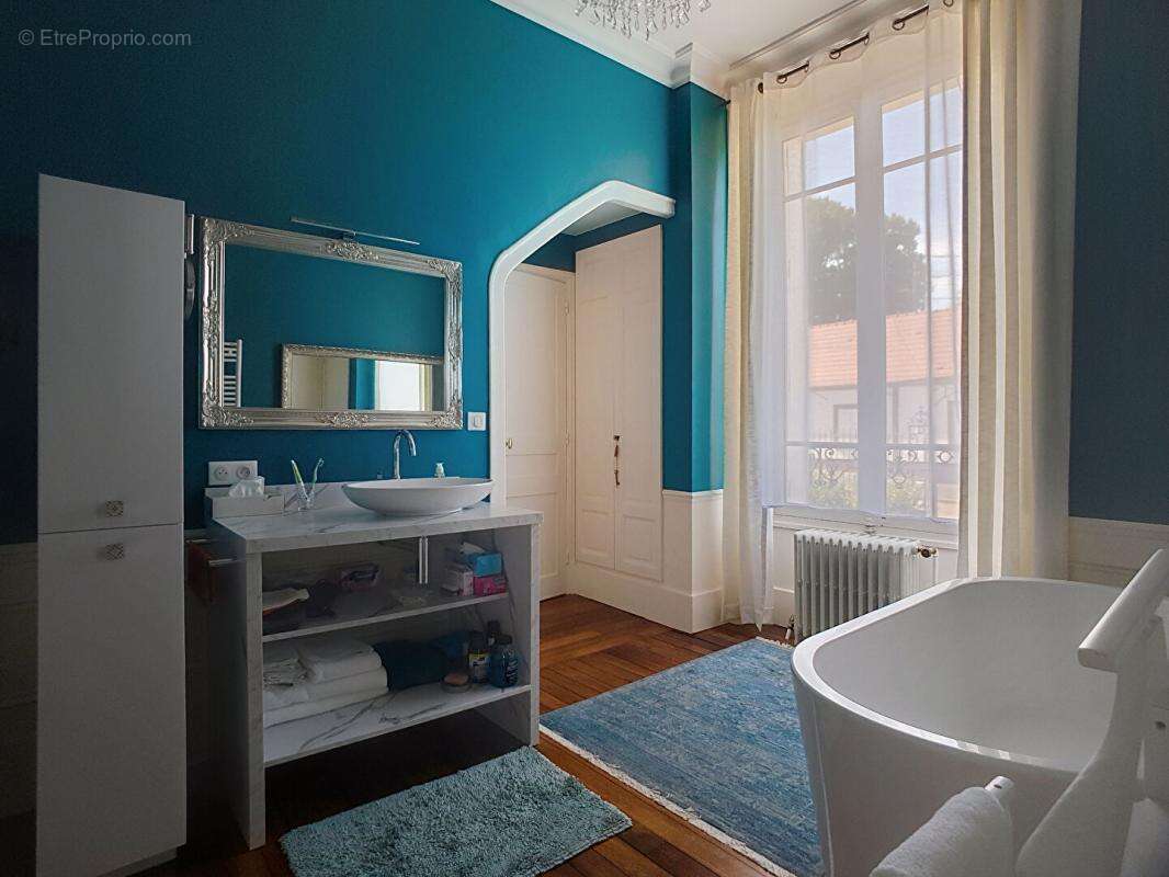 Maison à EGRISELLES-LE-BOCAGE