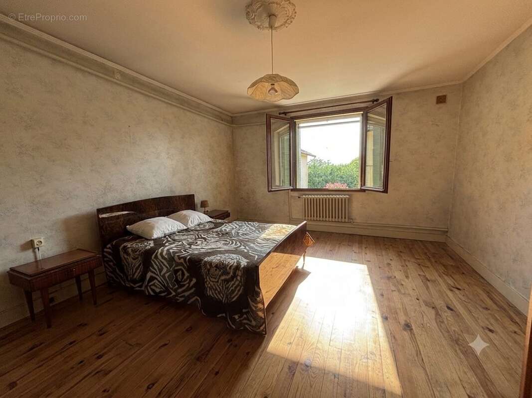 Maison 206 m² à Bourg-De-Peage  - photo 7