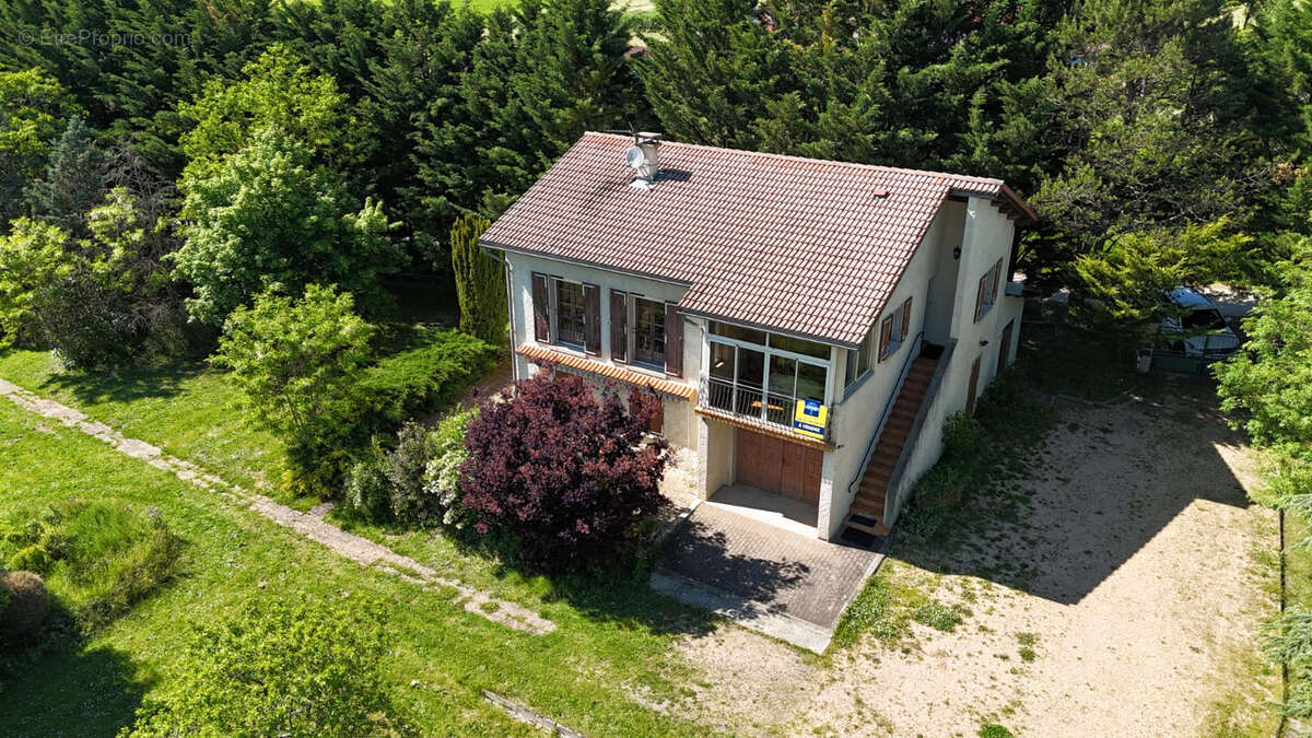 Maison familiale 5 chambres - Terrain de 2 945 m² - photo 11