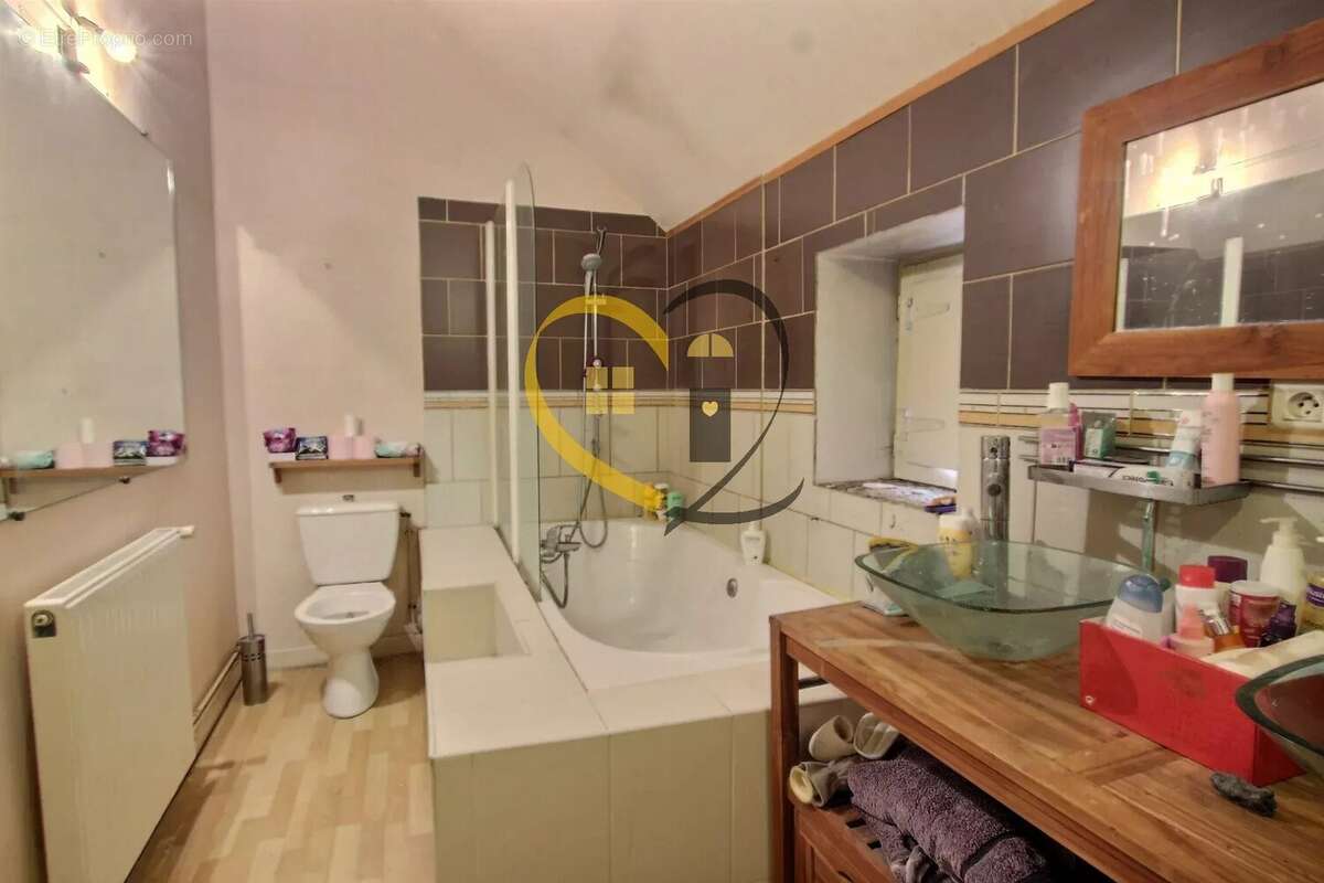 Maison à SAINT-MARTIN-D&#039;AUXIGNY