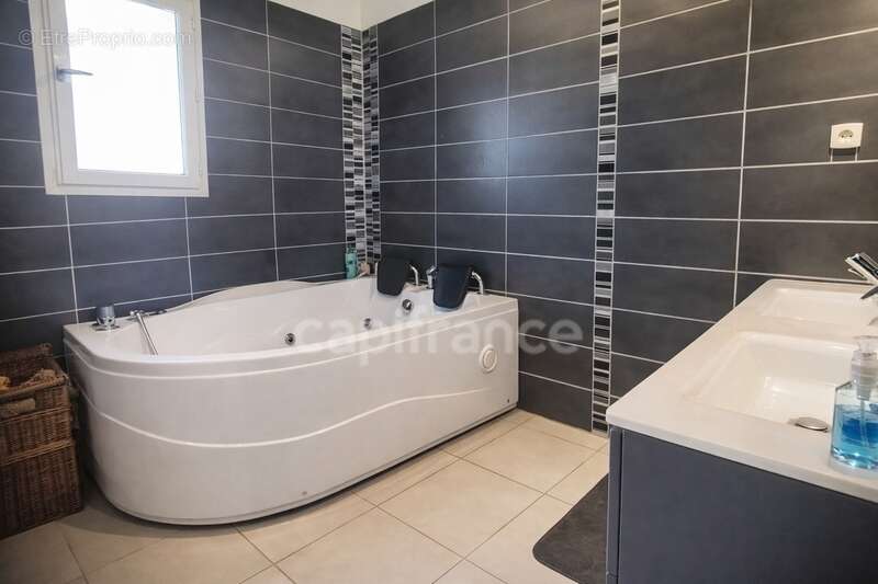 Maison à SAINT-GILLES