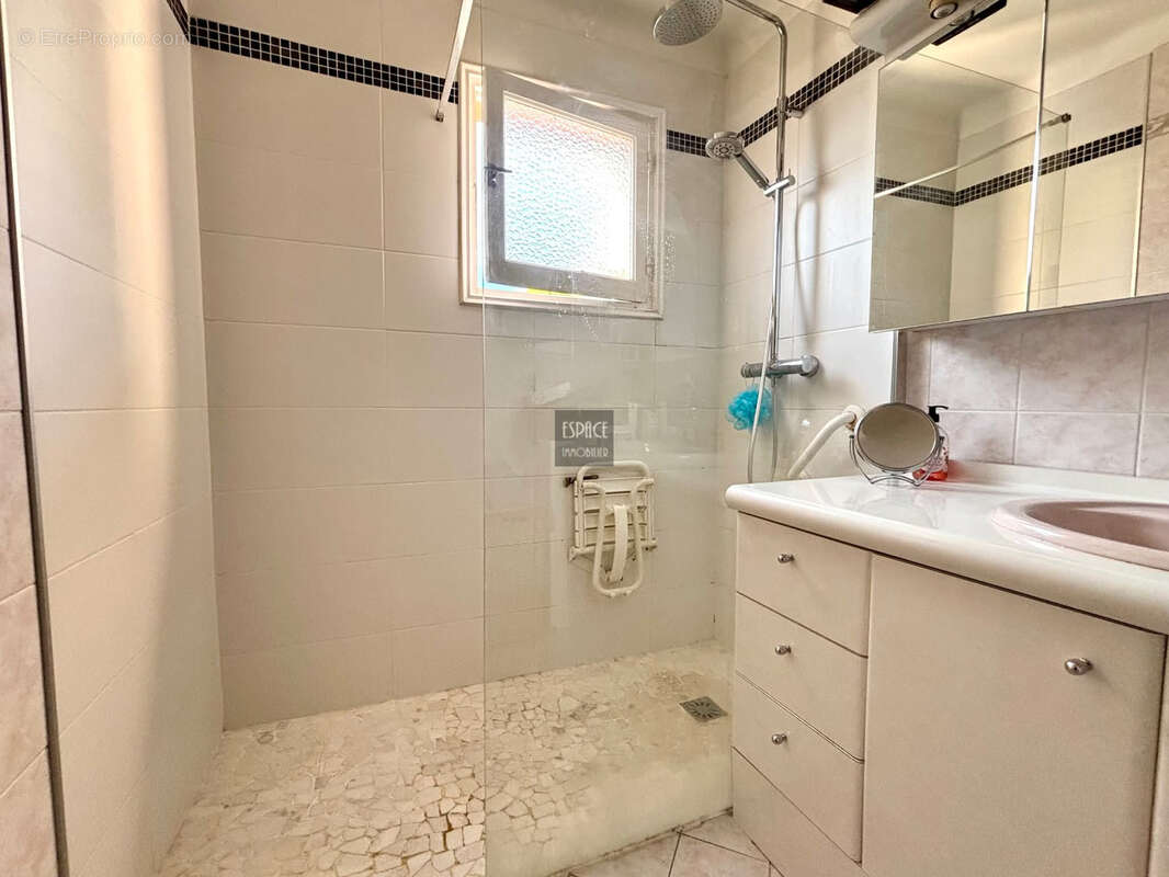 Appartement à ROQUEBRUNE-CAP-MARTIN