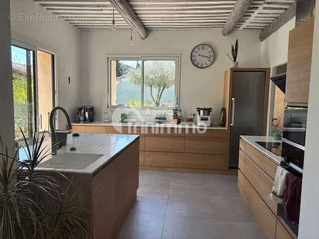 Maison à SAINT-SATURNIN-LES-AVIGNON