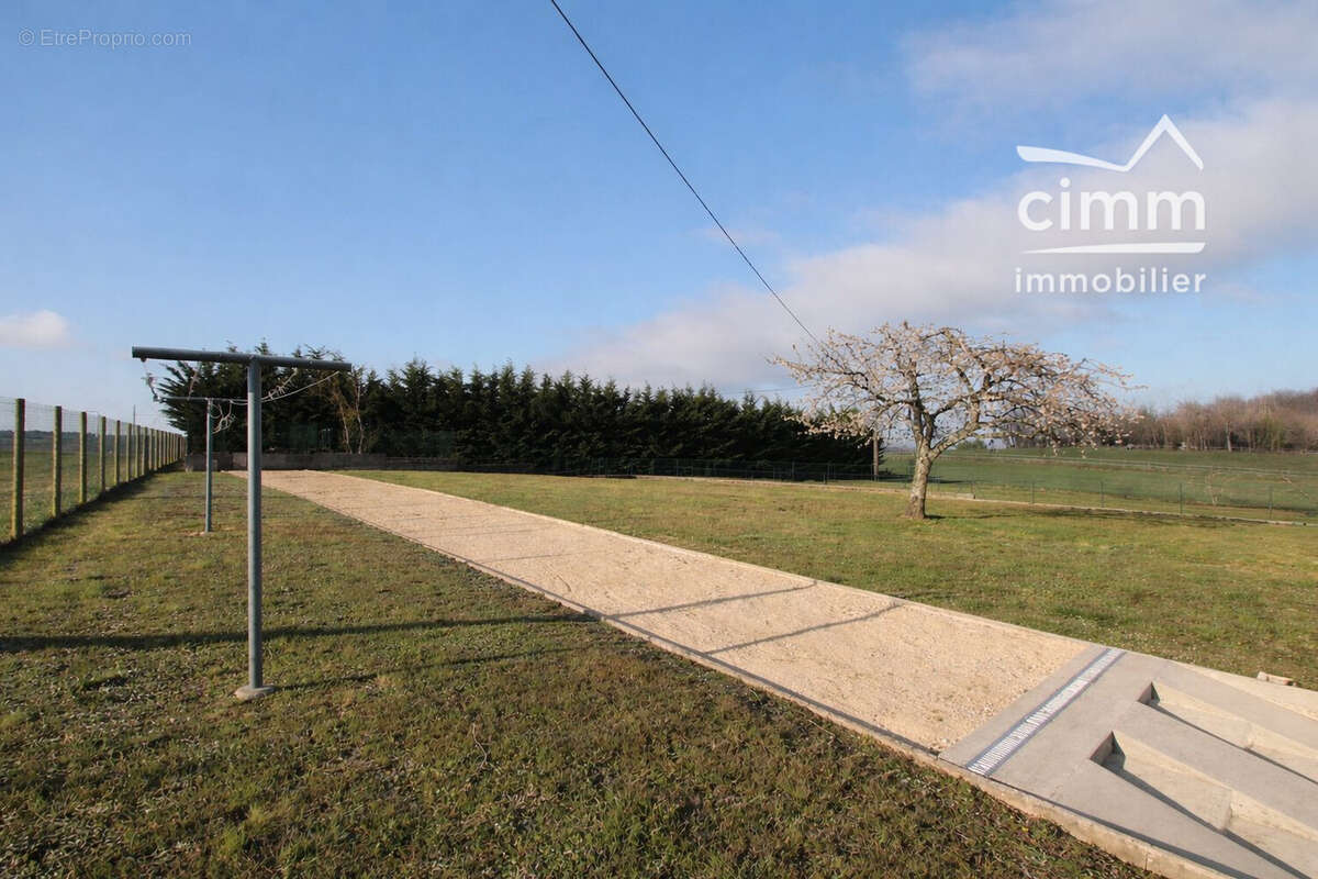 Maison à SAINT-CLAIR-SUR-GALAURE