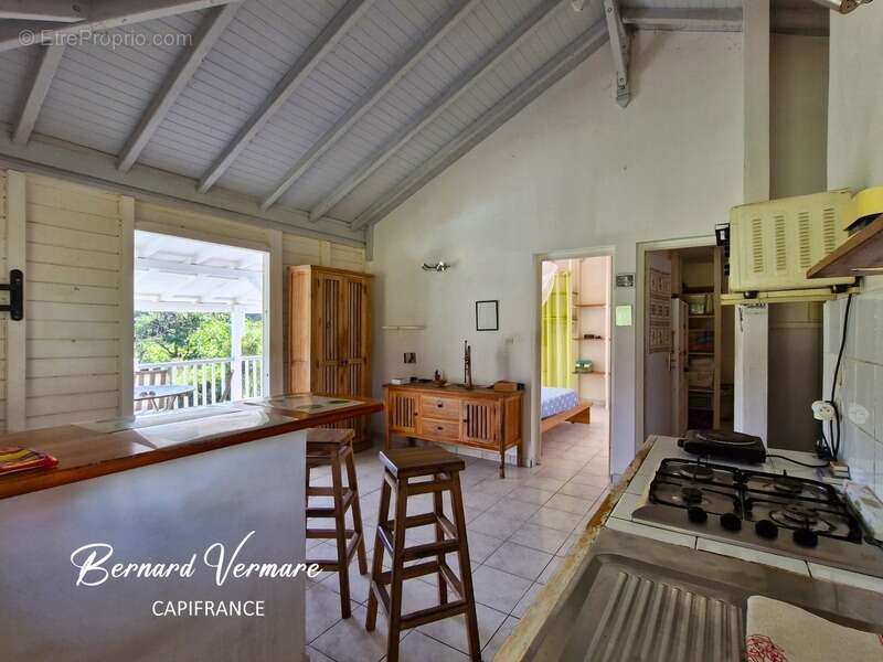 Maison et 3 bungalows - 9 pièces - Piscine - Terrain 2 000m² - photo 6