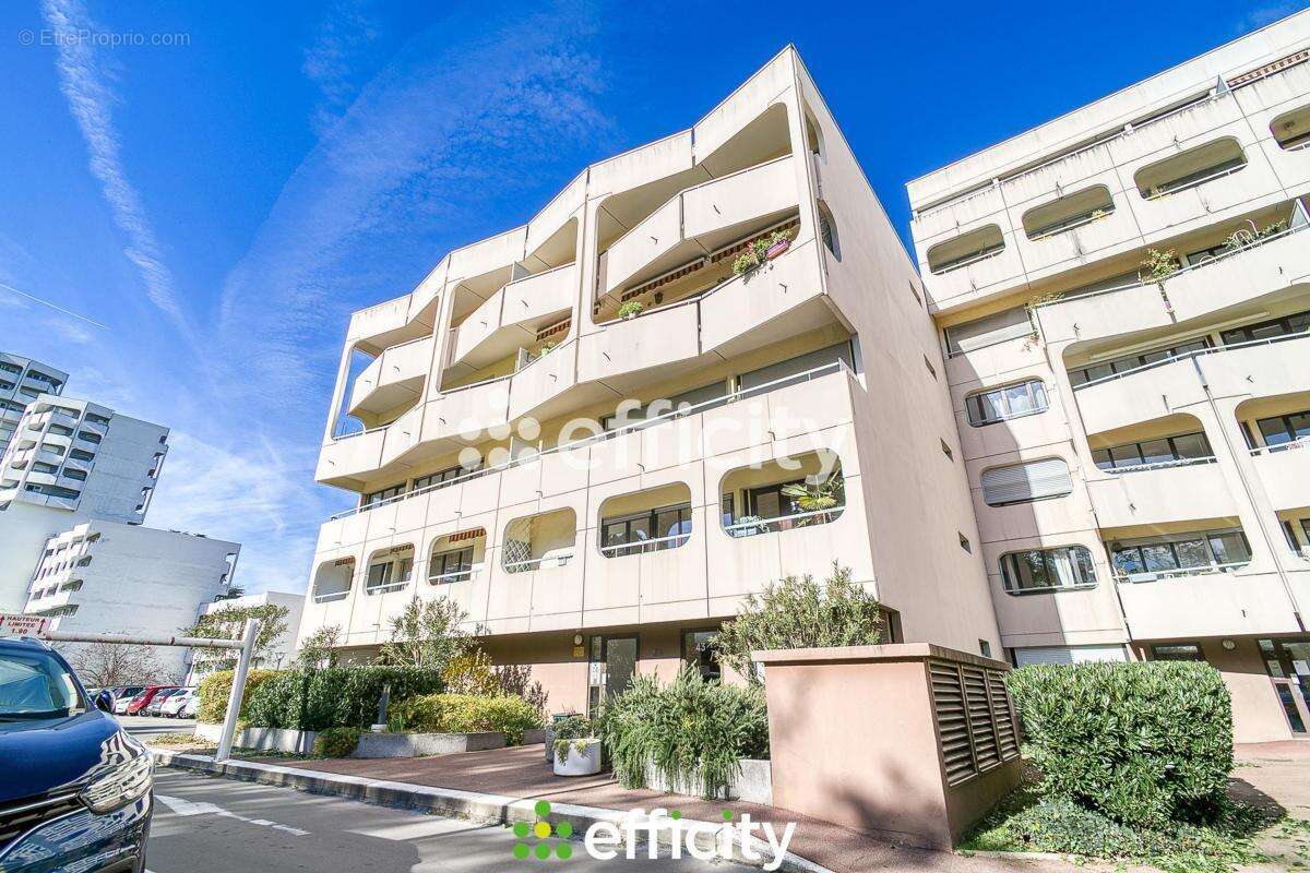 Appartement à LYON-9E