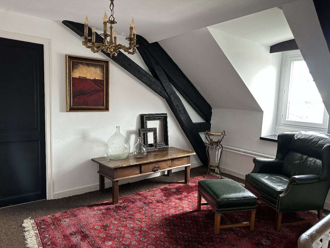 Superbe château de huit chambres entièrement rénové situé dans un magnifique parc - photo 16