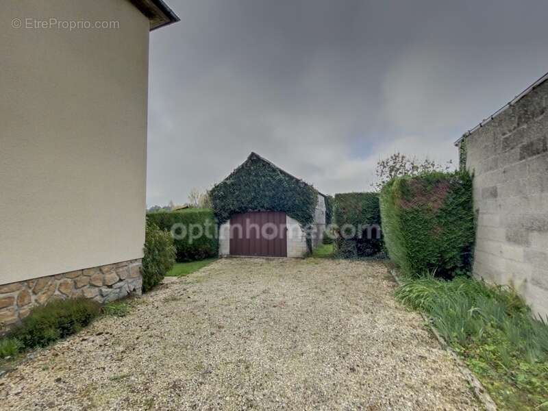 Maison à TAVAUX-ET-PONTSERICOURT