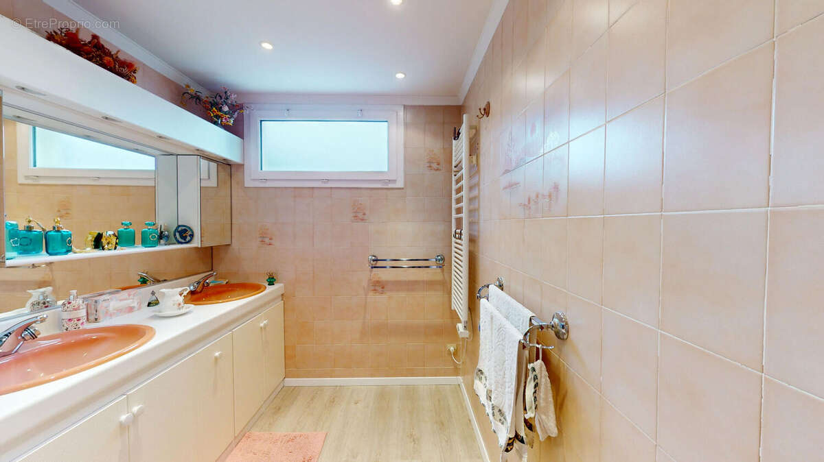 Appartement Bois d'Arcy 5 pièces 97.20 m2 + 1 cave + 1 garage fermé extérieur - photo 15