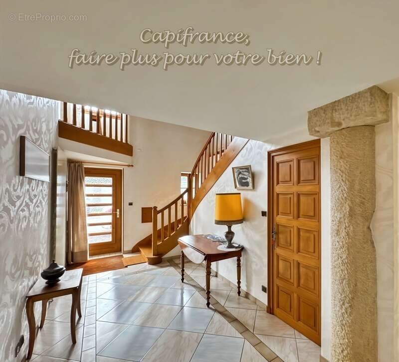 Maison à LA CLAYETTE