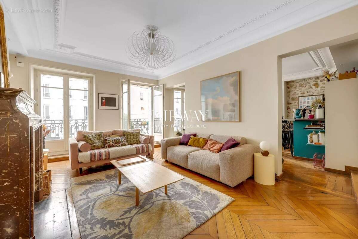 Appartement à PARIS-8E