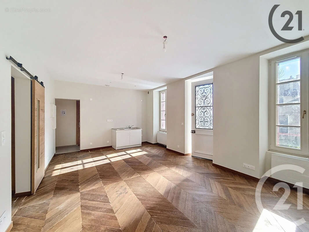 Appartement à BRIE-COMTE-ROBERT