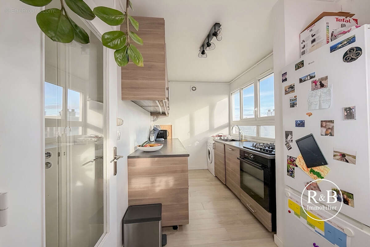 Appartement à LES CLAYES-SOUS-BOIS