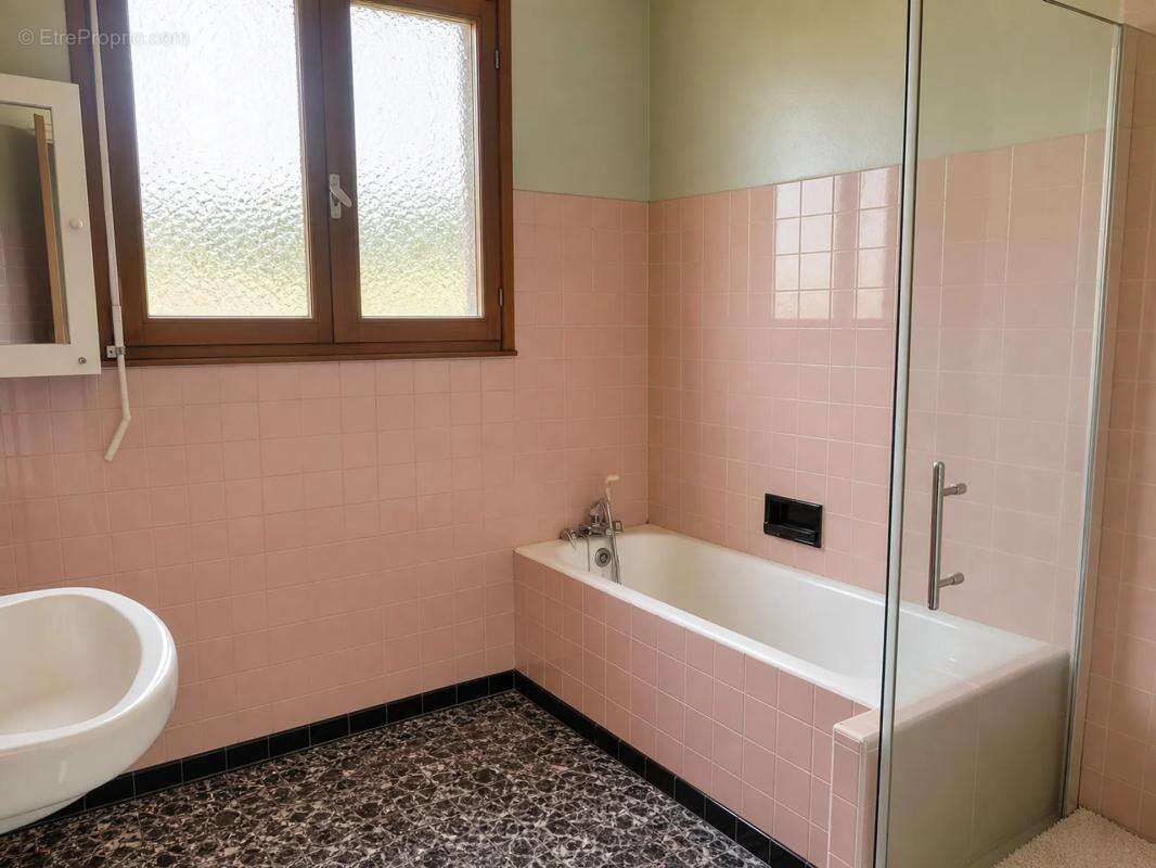 Maison de 7 pièces de 160 m² à Serres-Sainte-Marie - photo 9