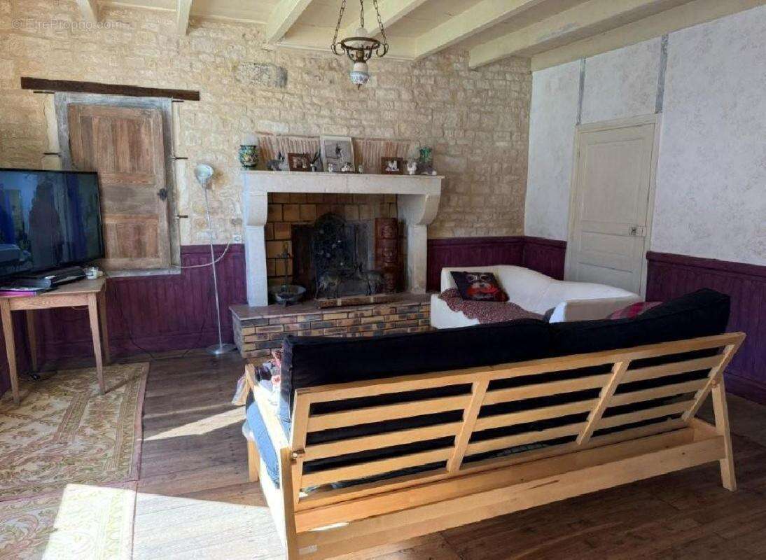 Maison 86 m² à Villefagnan  - photo 4