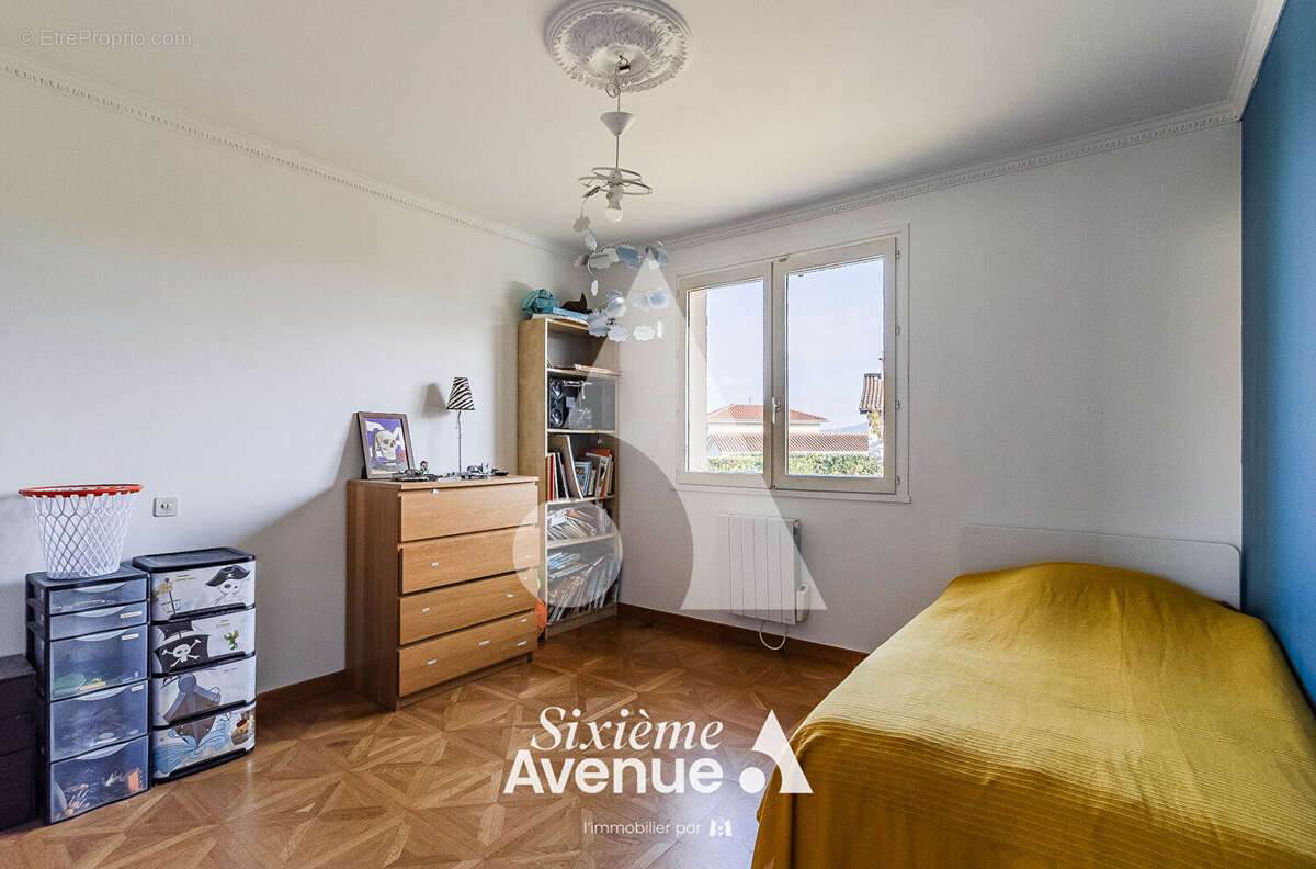 Maison à CHAZAY-D&#039;AZERGUES