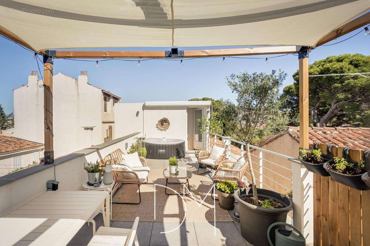 Appartement à MARSEILLE-8E