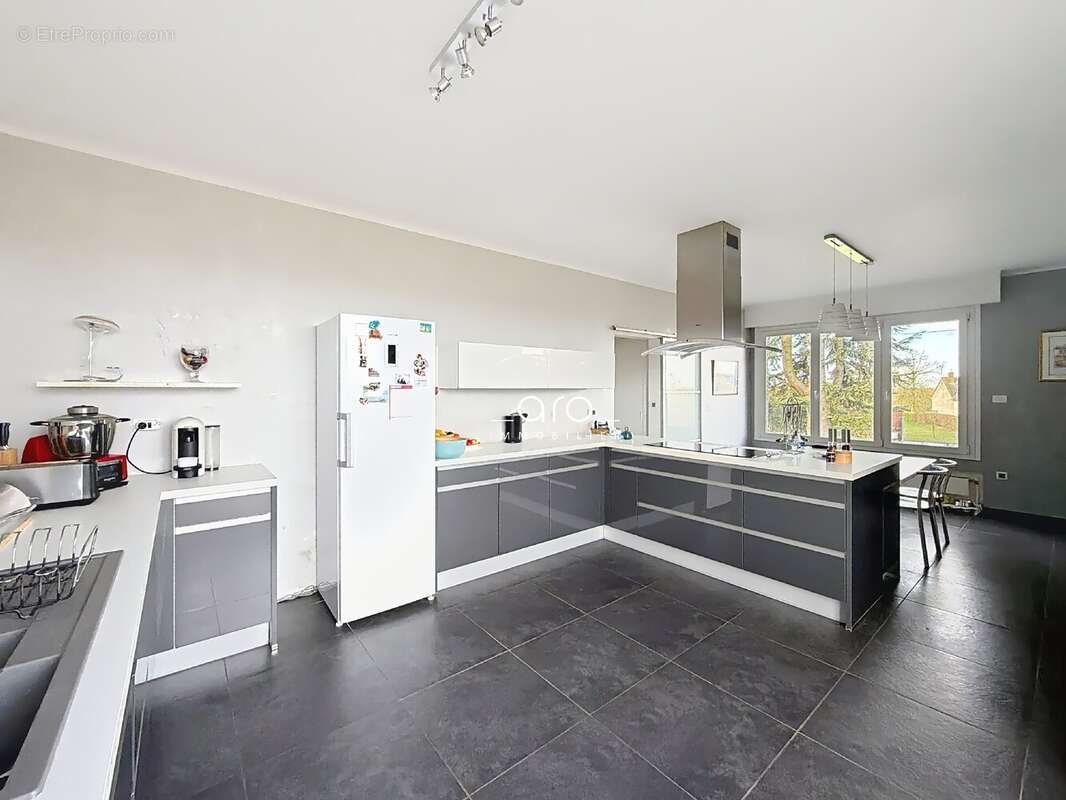 Maison 225 m² à Genech  - photo 7