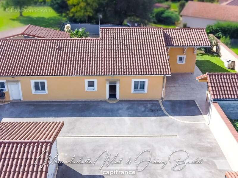 Grande maison familiale avec logement indépendant, garages et dépendances - photo 6