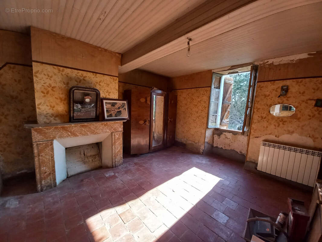 Maison à MONTESQUIOU
