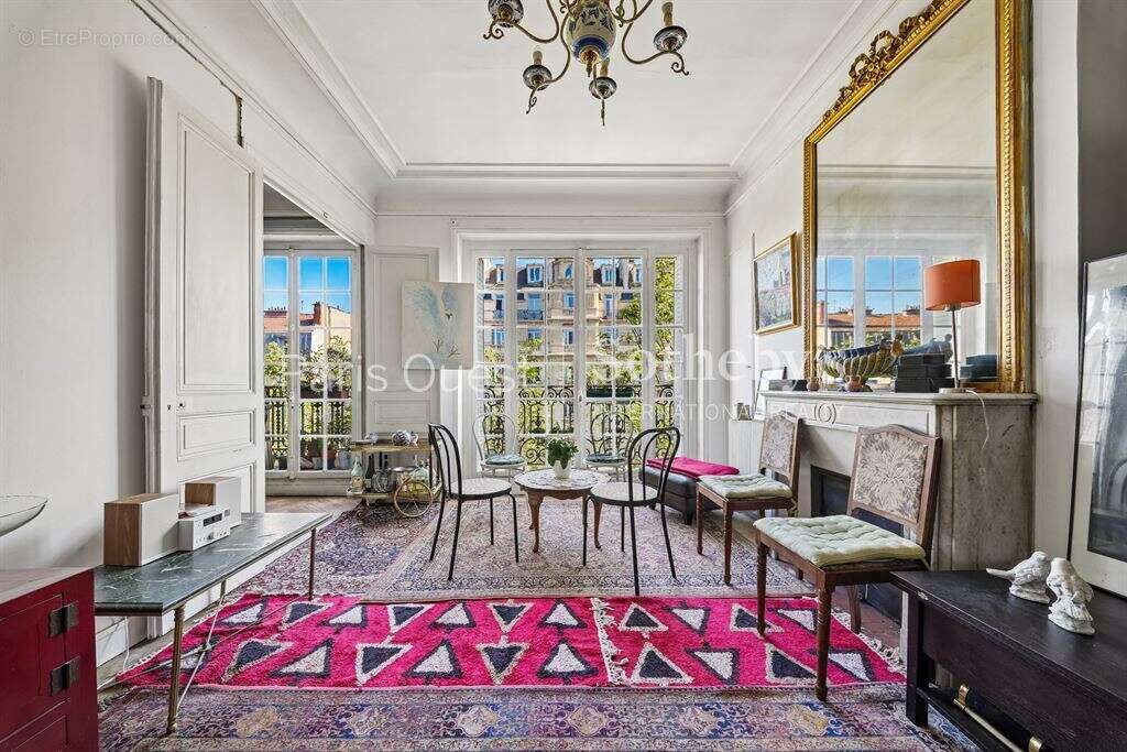 Appartement à NEUILLY-SUR-SEINE