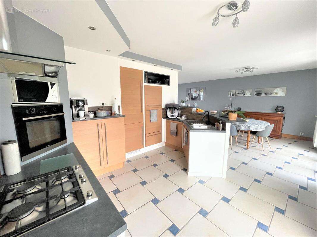 Maison Cholet, 11 pièces, 170 m² - photo 4