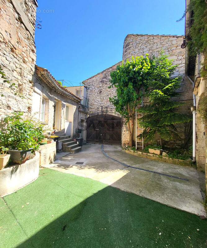 Maison à CLARENSAC