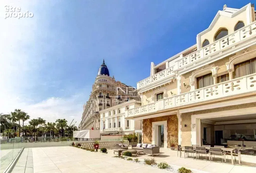 Cannes, exceptionnel 6 pièces sur la Croisette avec terrasse de 170 m² - photo 3