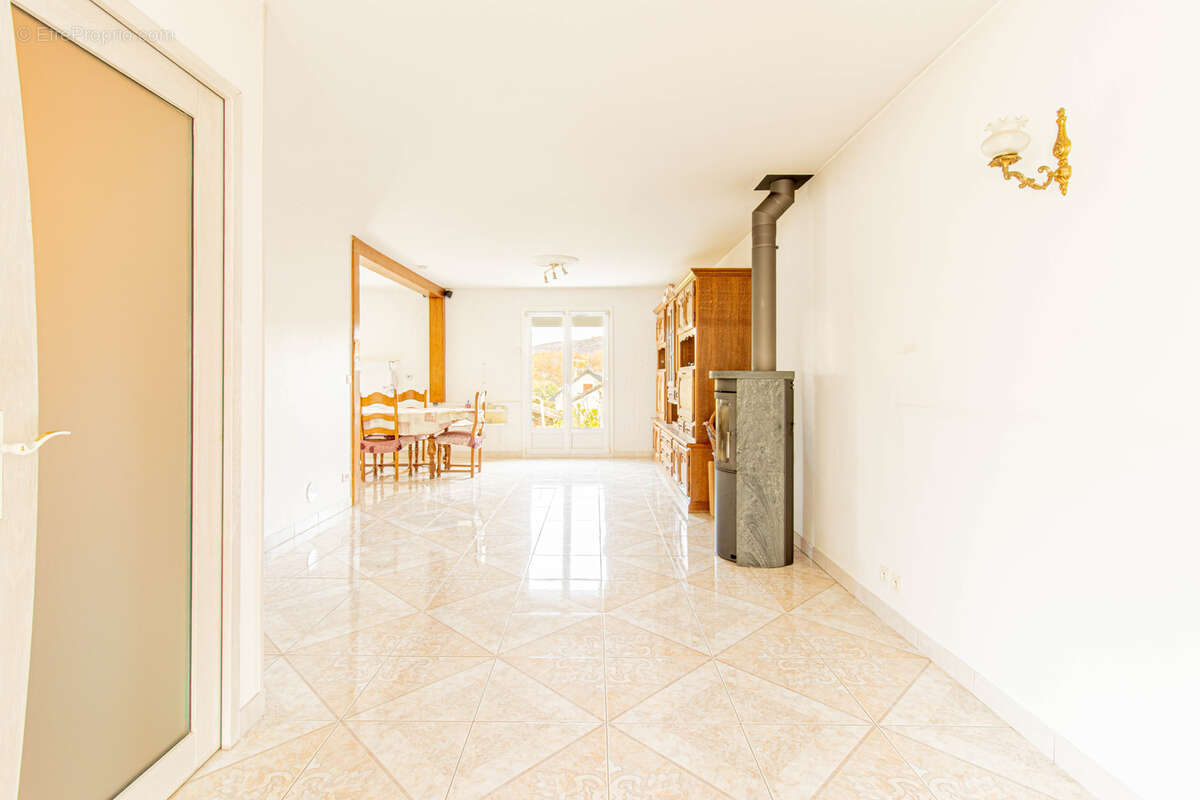 Maison à NOUZONVILLE