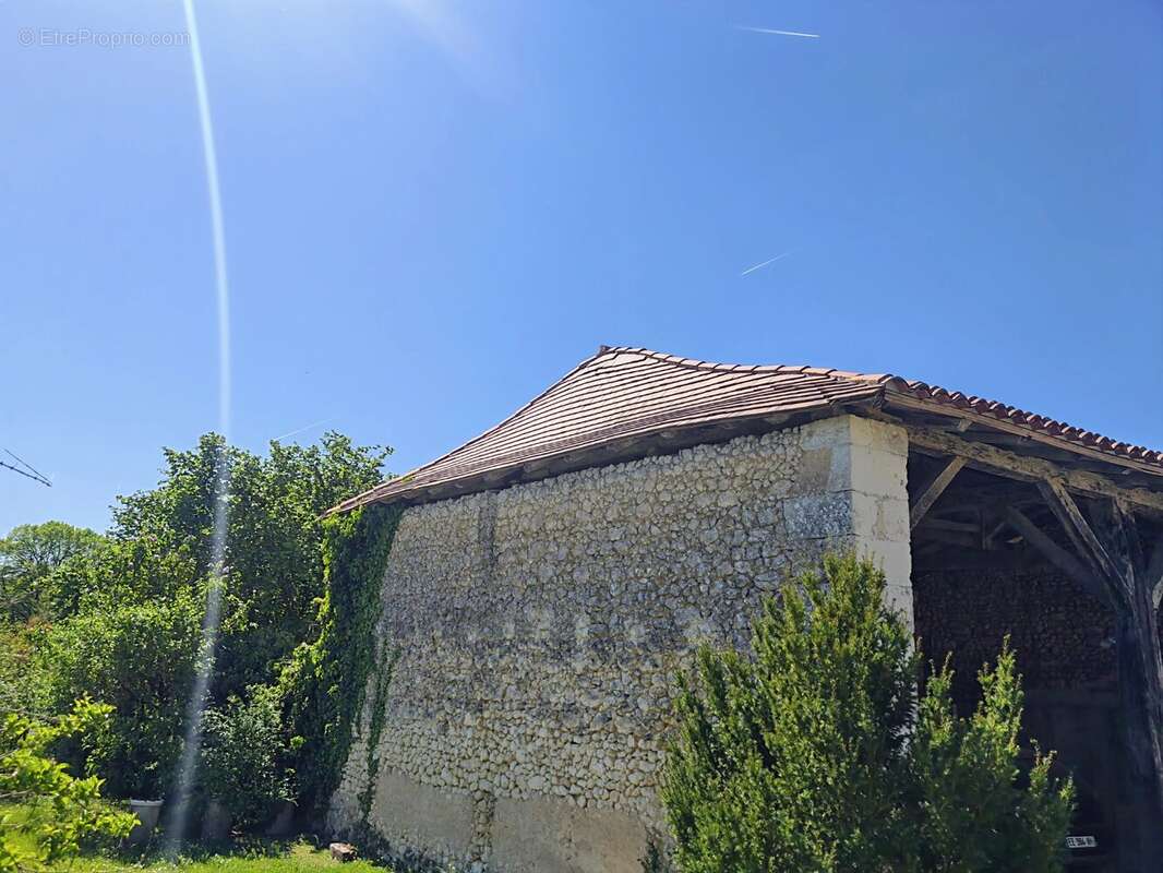Maison à AUBETERRE-SUR-DRONNE