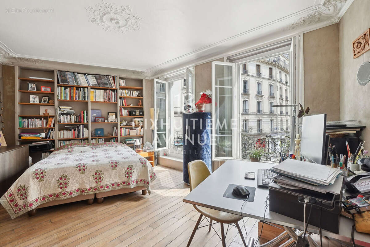 Appartement à PARIS-18E