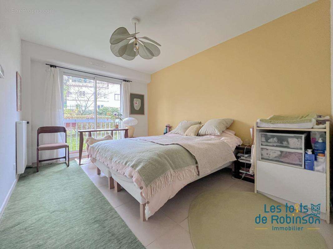 Appartement à LE PLESSIS-ROBINSON