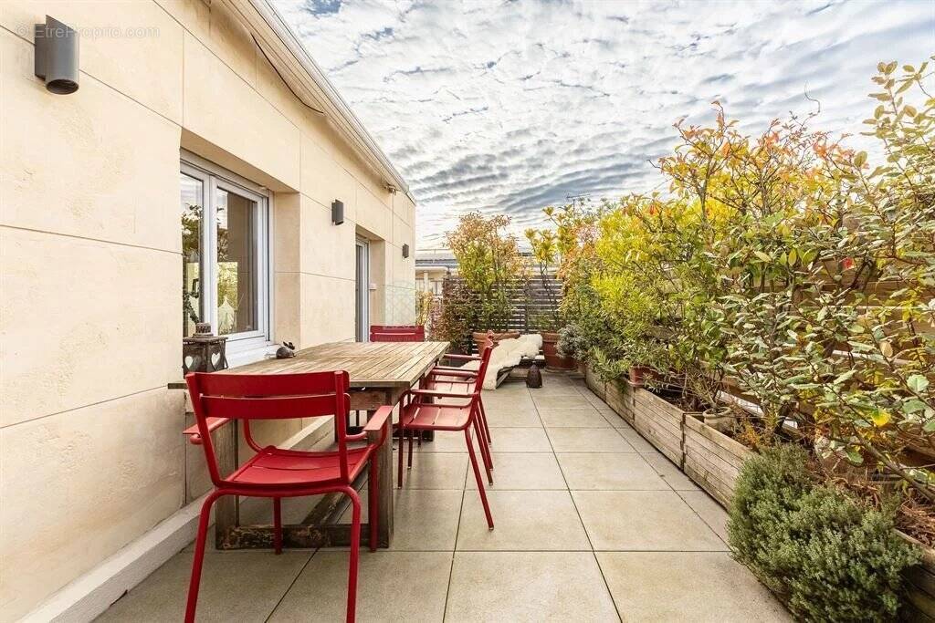 Appartement à PARIS-14E