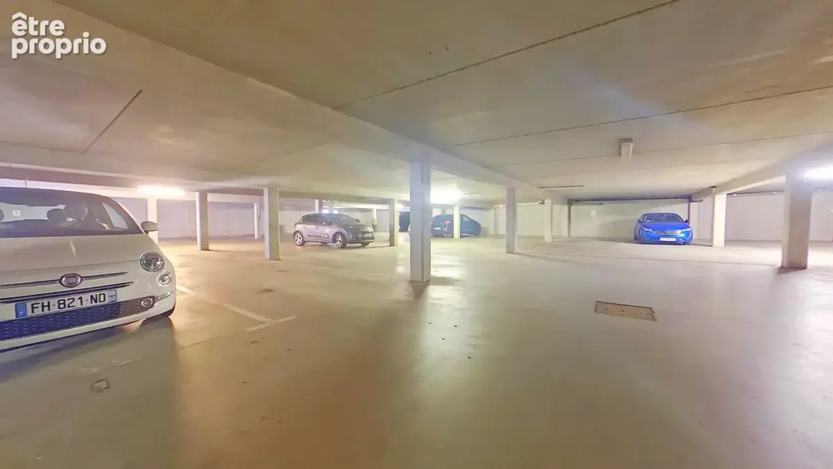 Dernier etage - avenue jean jaurès - apt t2 43m2 avec grand balcon, cave et parking - photo 11