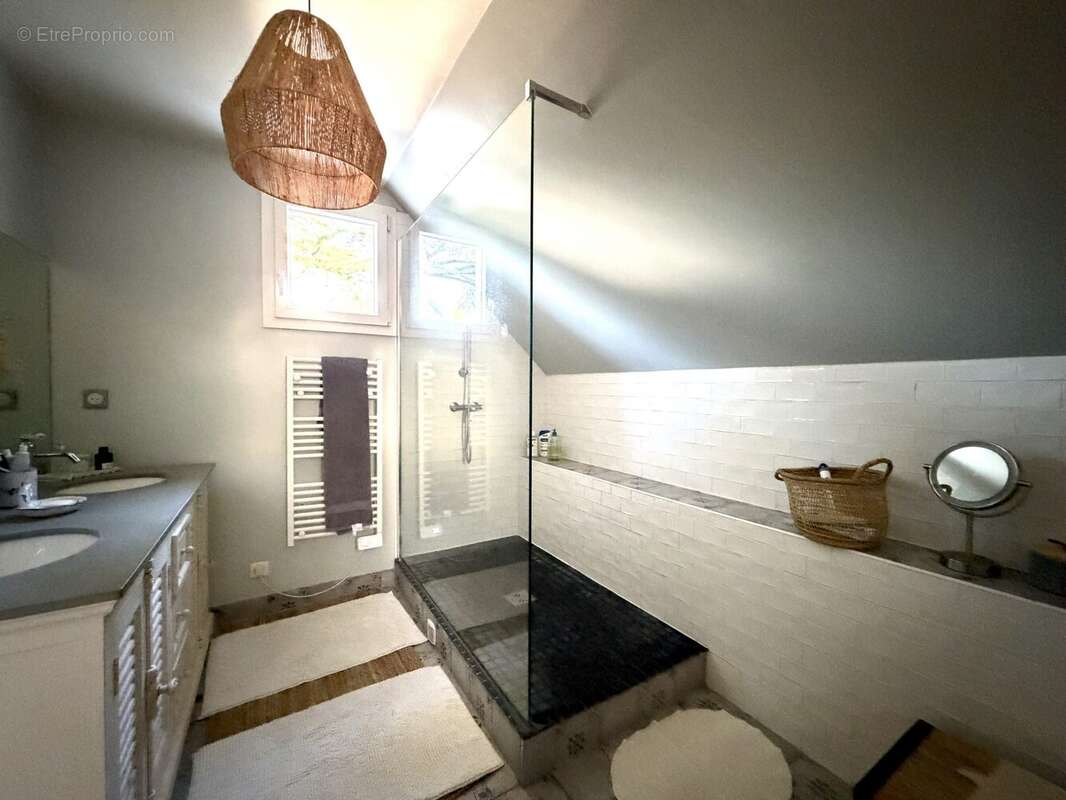 Maison à MONTLIGNON