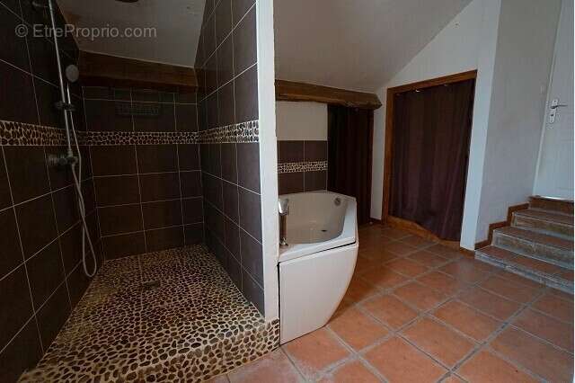 Appartement à MEZIERES-SUR-SEINE