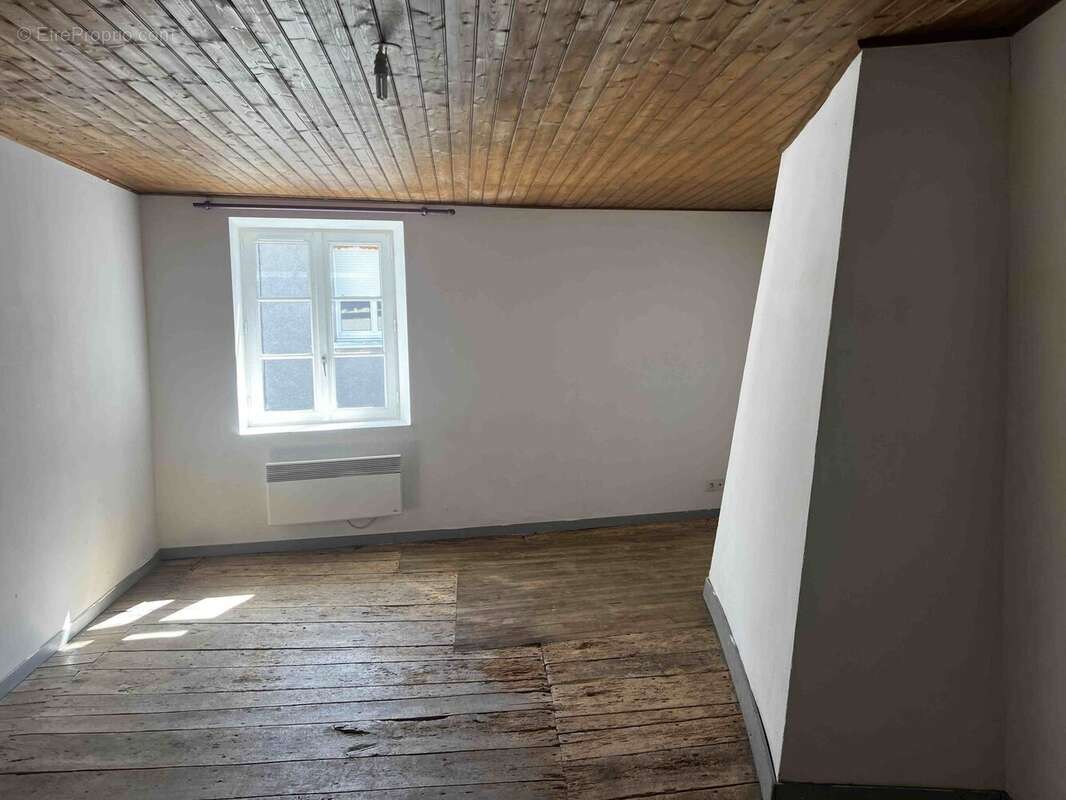 Maison 182 m² à Saulgond  - photo 9