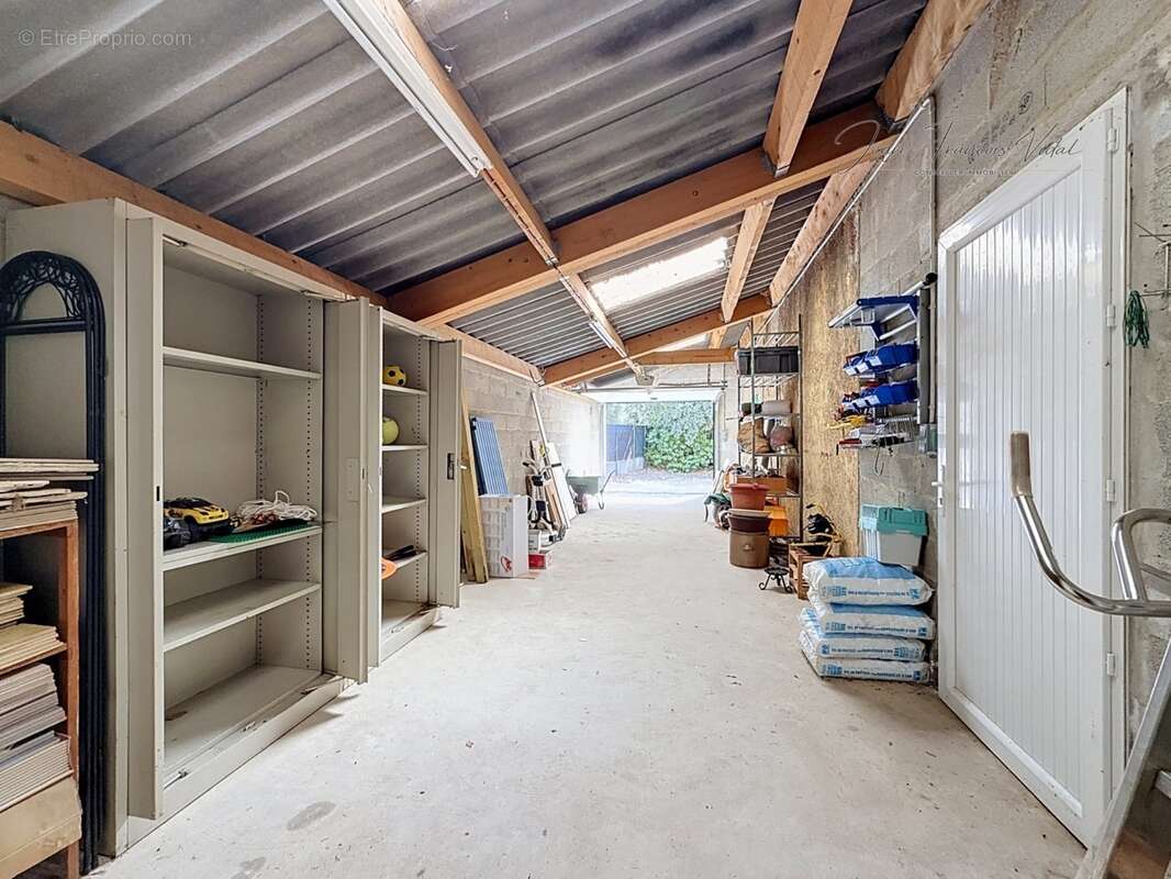 Bouchet – Maison de plain-pied avec piscine chauffée, spa et 2 garages - photo 15