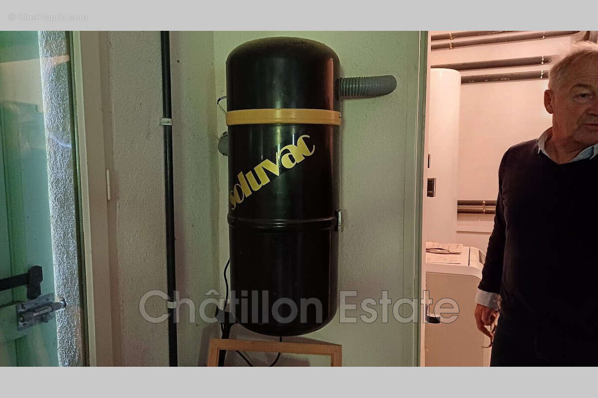 Maison à ESCRAGNOLLES