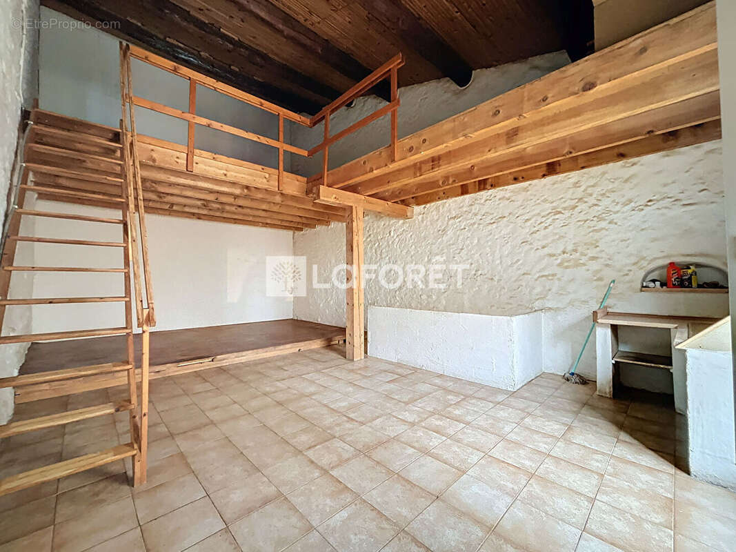 Maison à LESPIGNAN