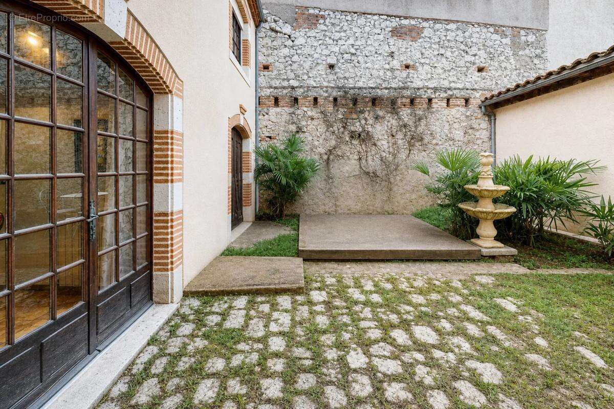 Maison spacieuse de 236 m² avec jardin fruitier à Valence - photo 17