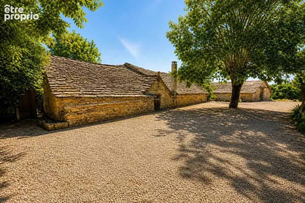 Maison de 11 pièces de 185 m² + 335 m2 de dépendance à La Tieule - photo 12